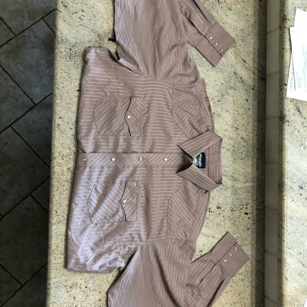 Brown pearl snap wrangler men’s XL
